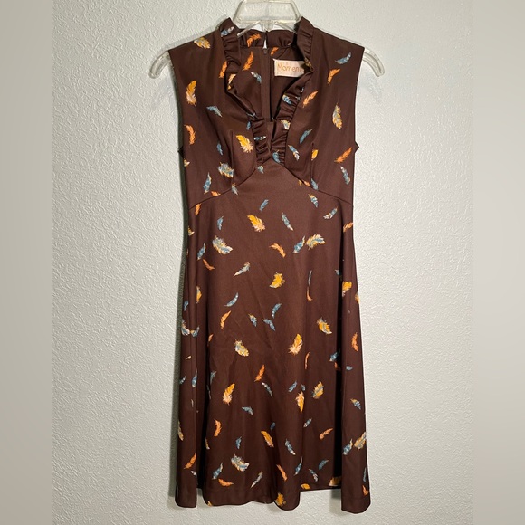 Momentum Dresses & Skirts - MOMENTUM Beautiful Vintage 70’s Custom Brown Feather Print Dress Size S